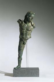 Statuettentorso: Ptolemaios III.