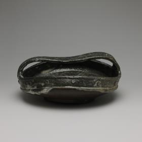 Ovale Schüssel mit breitem Henkel