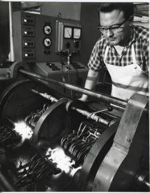 Robert Bosch GmbH, Produktion von Nockenwellen für Einspritzpumpen