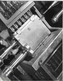 Robert Bosch GmbH, Bohrmaschine für Metallteile für Einspritzpumpen