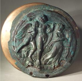 Etruskischer Klappspiegel (Eros, Dionysos und Mänade)