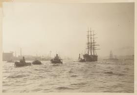 Geschlepptes Segelschiff (aus dem Album "Hamburg: Land und Leute der Niederelbe", Nachträge)