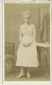 Porträt der Louise Théo in Rollenkostüm