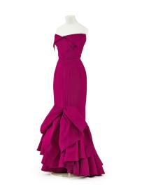 Zweiteiliges zyklamrotes Abendkleid
