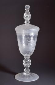 Deckelpokal mit Triumphzug des Bacchus