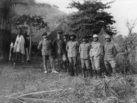 Deutsche Offizierei. Kamerun. (OT)