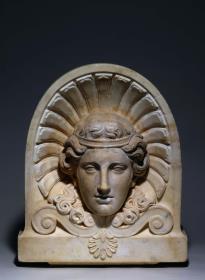 Stirnziegel: Kopf des jugendlichen Dionysos