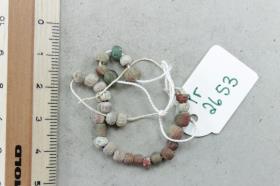 Kette aus Glasperlen