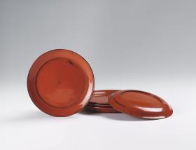 Set von fünf Tellern (tsubaki-zara)