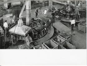 Robert Bosch GmbH, Blick in die Gießerei mit Gießkarussellen