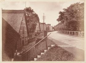 Dorfstraße in Moorburg (aus dem Album "Hamburg: Land und Leute der Niederelbe", Nachträge)
