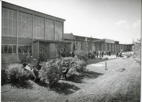 Robert Bosch GmbH, Mittagspause im Freien vor dem Werk Bamberg