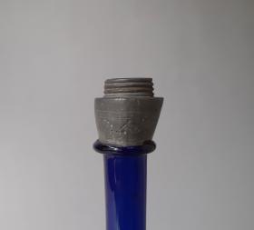Enghalsflasche mit Montierung