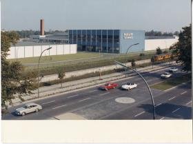 J.F. Adolff AG, Die Kammgarnspinnerei für Teppichgarne in Berlin (West) an der Ollenhauerstraße in Reinickendorf