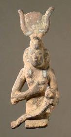 Gruppe von Isis und Horus in ägyptischem Stil