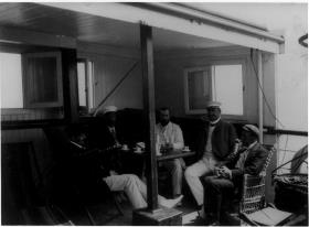 An Bord des "Feldmarschall" v.l.n.r, Dr. W. Rathenau, Admiral Baltzer, Ex. Dernburg, Ob.leut. Quade, Kunstmaler Wildhagen