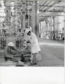 Aral AG, Probenentnahme in einer Raffinerie (vermutlich Gelsenkirchen)