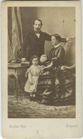 Porträt der kaiserlichen Familie: Kaiser Napoléon III., Kaiserin Eugénie und Kronprinz Louis Napoléon von Frankreich