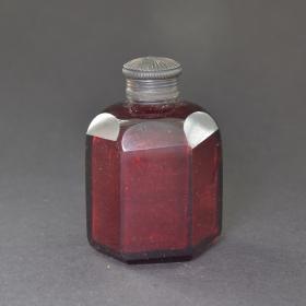 kleine Sechskantflasche mit Montierung