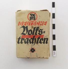 Deutsche Volkstrachten.