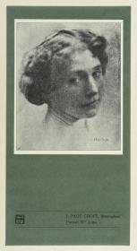 Bildseite Verlagsprospekt 'Heliogravuren nach Gummidrucken von Mitgliedern der Gesellschaft zur Förderung der Amateur-Photographie' [unter Verwendung 'Portrait Mlle Lygis' von Page Croft] (Signet: Arthur Illies)