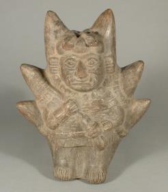 Anthropo-zoomorphe Figur im Gebirge