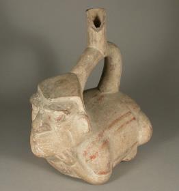 Liegende anthropomorphe Figur