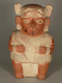 Stehende anthropomorphe Figur