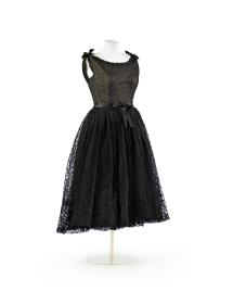 Kurzes Ballkleid aus schwarzer Spitze