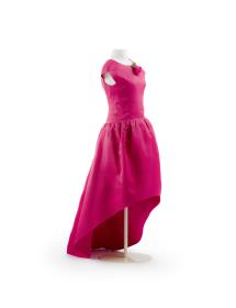 Fuchsiafarbenes Abendkleid aus "Gazar"