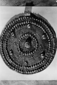 N' Guiguéla, Pendentif en or pur forneles, du Professeu J. Joire