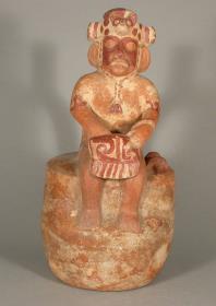 Sitzende anthropomorphe Figur