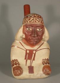 Sitzende anthropomorphe Figur; Fineline Painting: polymorph geometrisch