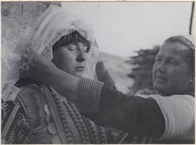 Einkleidung der Braut nach der Hochzeit