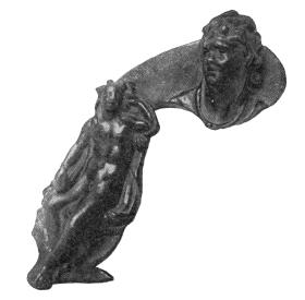 Klinenbeschlag. Fragment eines hellenistischen Relieffulcrums mit Satyrbüste und gelagertem Dionysos
