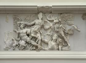 Pergamonaltar, Ostfries - Ausschnitt: Athena-Gruppe