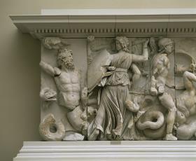 Pergamonaltar, Ostfries - Ausschnitt: Hekate
