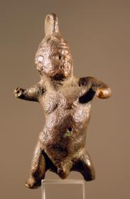 Pygmäestatuette mit Öse zum Aufhängen