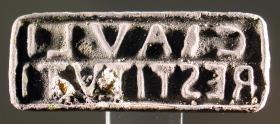 Stempel mit Inschrift C.AVLI / RESTITVTI und Siegelring BAR
