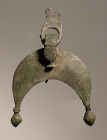 Sichelförmiger Anhänger (Lunulaanhänger)