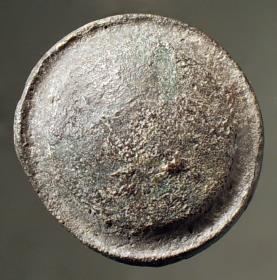 Zierbuckel (schildförmiger Kopf eines Ziernagels)