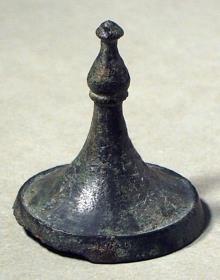 Zierbuckel (profilierter Kopf eines Ziernagels)