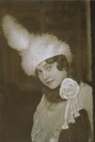 Frau mit Hut