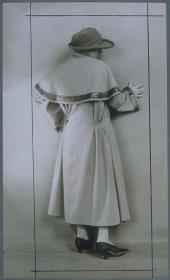Frau in Mantel von E. J. Wimmer-Wisgrill
