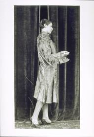 Frau in Mantel von Guttmann