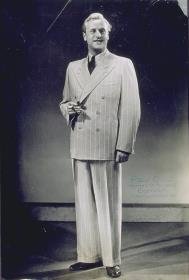Mann in Anzug von Paul Groß