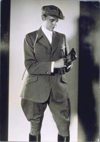 Mann in Sportkleidung von G. Benedict