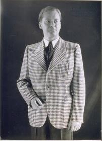 Mann in Jacket von Paul Groß