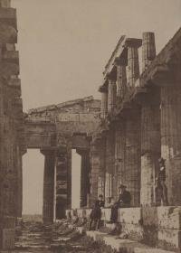 Paestum,  Tempel des Neptun, Innenansicht