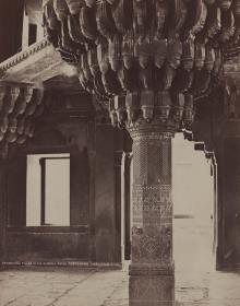 Fatehpur Sikri, Audienzhalle Diwan-i-Khas des Großmoguls Akbar, Thronpfeiler